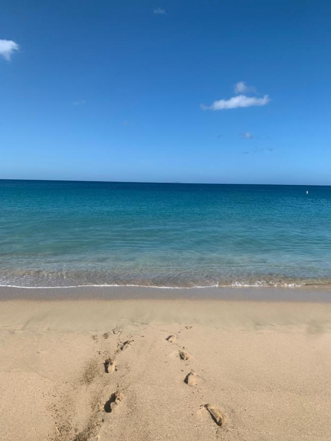 Aguadilla Waves Apt Free Parking & Wifi 8 Minute Walk From Crashboat Beach Exterior photo