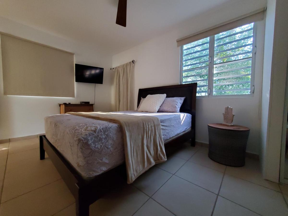 Aguadilla Waves Apt Free Parking & Wifi 8 Minute Walk From Crashboat Beach Exterior photo